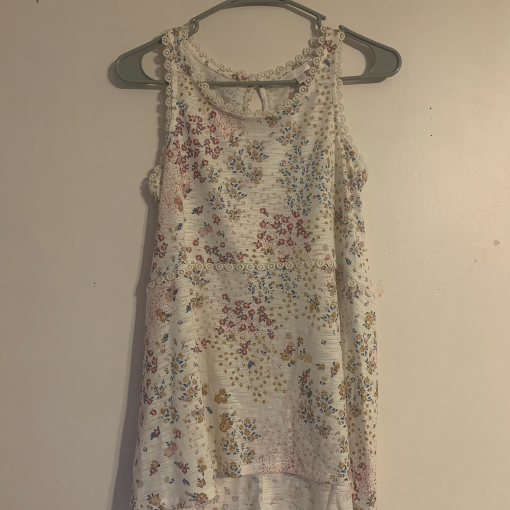 Hi-lo sleeveless top